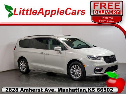 Luxury White Pearlcoat 2021 Chrysler Pacifica Touring L