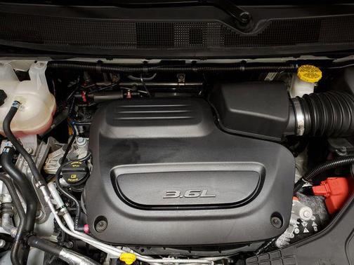 Bright White Clearcoat 2025 Chrysler Pacifica L