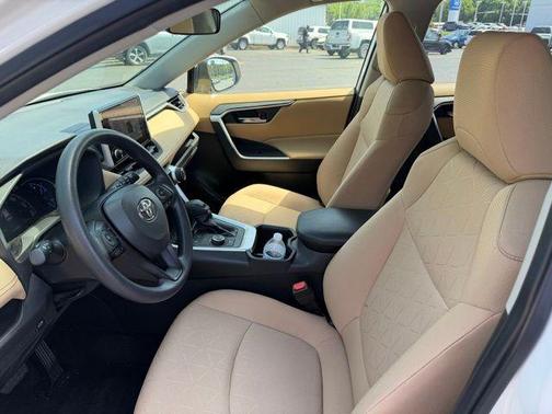 Ice Cap 2023 Toyota RAV4 Hybrid XLE