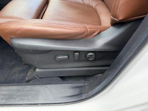 Crystal White Pearl 2021 Subaru Ascent Touring 7-Passenger