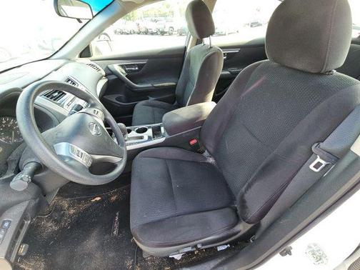 Pearl White 2014 Nissan Altima 2.5 S