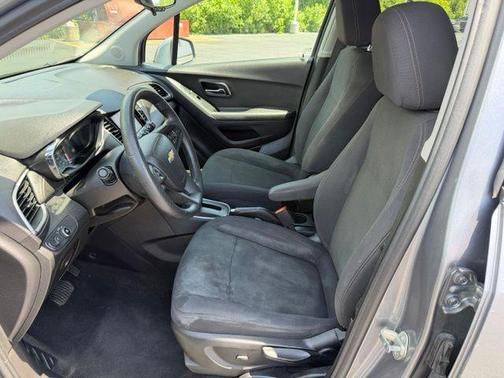 Satin Steel Metallic 2020 Chevrolet Trax LS