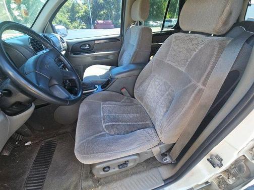 Summit White 2002 GMC Envoy SLE