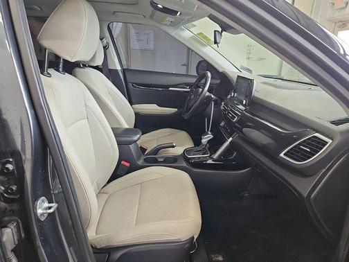 Gravity Gray 2021 Kia Seltos EX