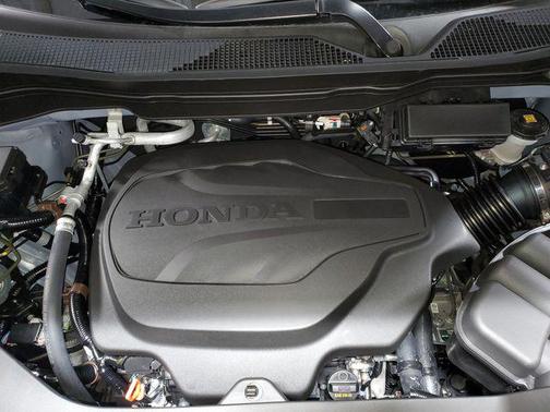 Sonic Gray Pearl 2026 Honda Ridgeline Black