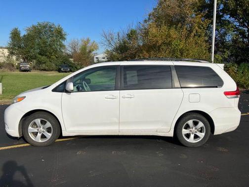 2012 Toyota Sienna LE