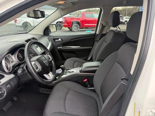 Vice White 2017 Dodge Journey SXT