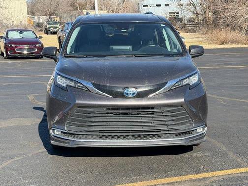 2022 Toyota Sienna XLE