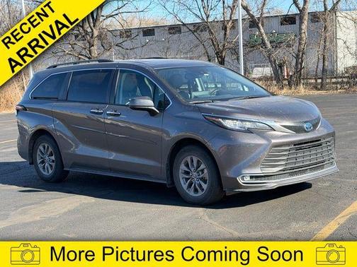 2022 Toyota Sienna XLE