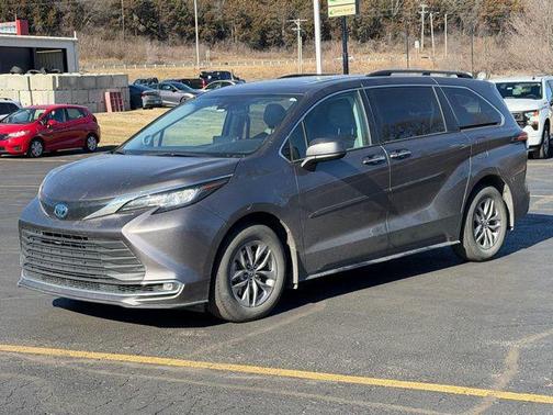 2022 Toyota Sienna XLE