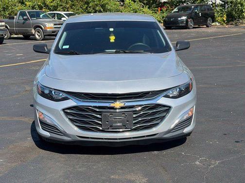 Silver Ice Metallic 2020 Chevrolet Malibu 1LS