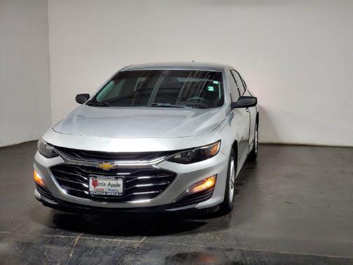 Silver Ice Metallic 2020 Chevrolet Malibu 1LS