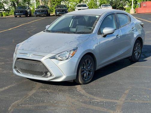 Chromium 2019 Toyota Yaris Sedan LE
