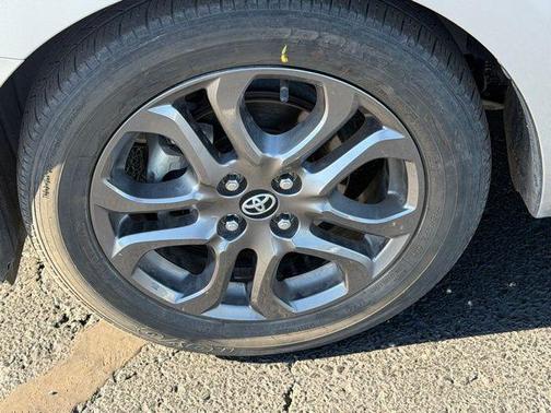 Chromium 2019 Toyota Yaris Sedan LE