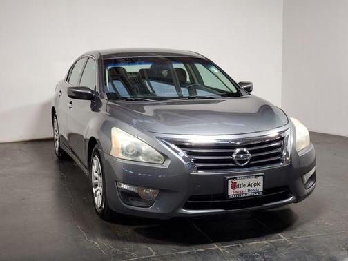 Gun Metallic 2015 Nissan Altima 2.5 S