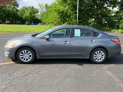 Gun Metallic 2015 Nissan Altima 2.5 S