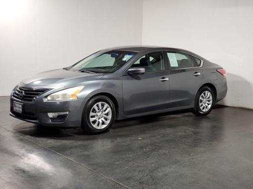 Gun Metallic 2015 Nissan Altima 2.5 S