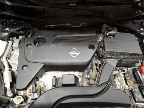 Gun Metallic 2015 Nissan Altima 2.5 S