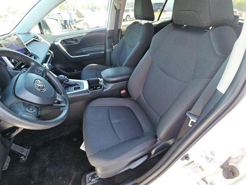Ice Cap 2024 Toyota RAV4 LE