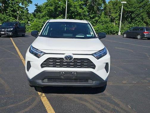 Ice Cap 2024 Toyota RAV4 LE