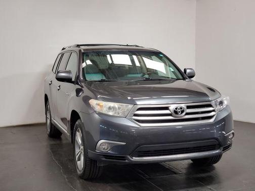 Magnetic Gray Metallic 2011 Toyota Highlander Limited