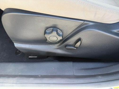 Diamond White 2020 Ford EcoSport SE