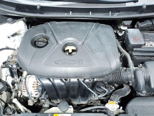 2016 Hyundai Elantra GT Base