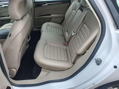 Ruby Red Metallic Tinted Clearcoat 2017 Ford Fusion SE