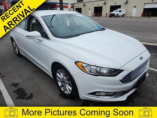 Ruby Red Metallic Tinted Clearcoat 2017 Ford Fusion SE