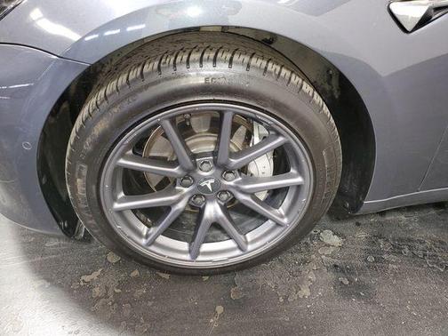 Midnight Silver Metallic 2019 Tesla Model 3 Standard Range Plus
