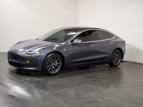 Midnight Silver Metallic 2019 Tesla Model 3 Standard Range Plus