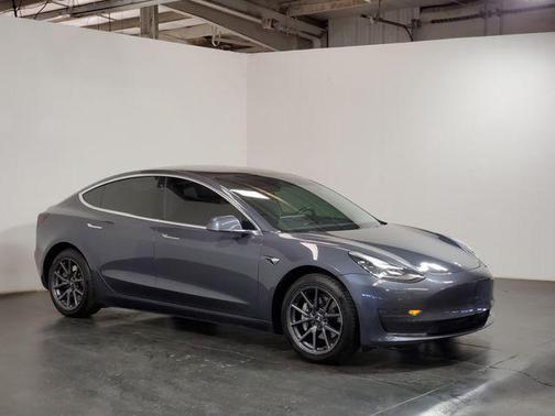 Midnight Silver Metallic 2019 Tesla Model 3 Standard Range Plus