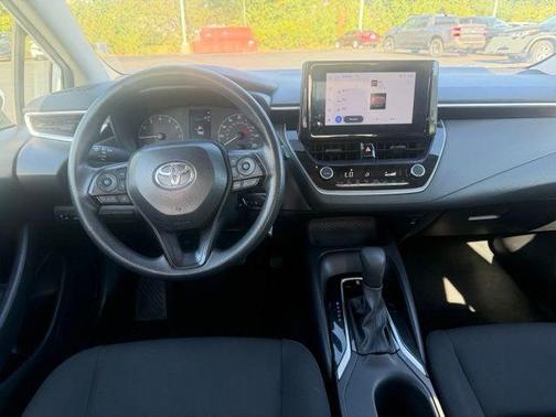 Ice Cap 2025 Toyota Corolla LE