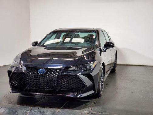 2020 Toyota Avalon Hybrid XSE