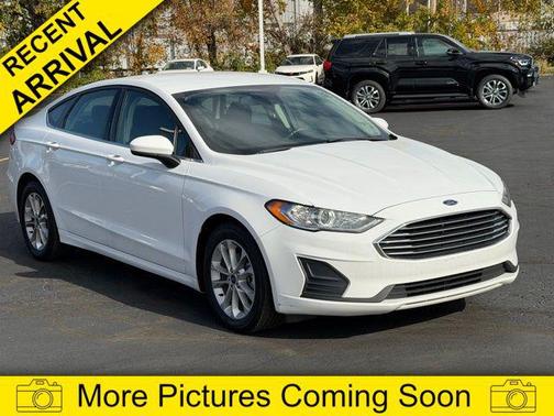 2020 Ford Fusion SE