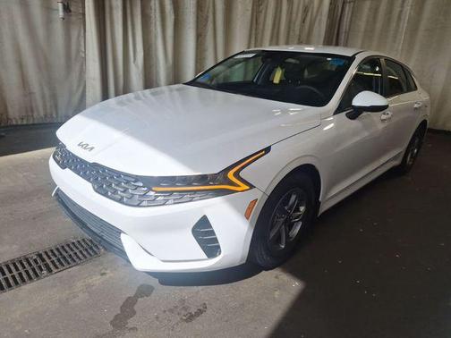 Glacial White Pearl 2022 Kia K5 LXS