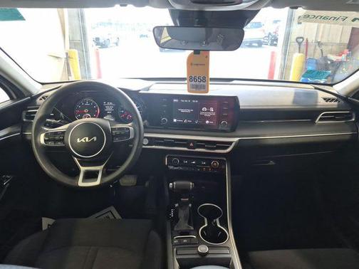 Glacial White Pearl 2022 Kia K5 LXS