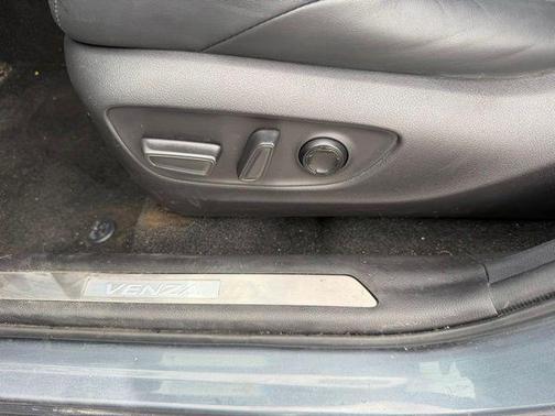 Coastal Gray Metallic 2022 Toyota Venza Limited