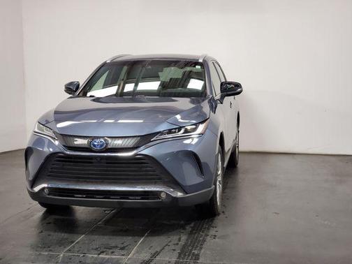 Coastal Gray Metallic 2022 Toyota Venza Limited