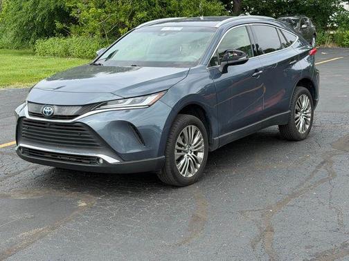 Coastal Gray Metallic 2022 Toyota Venza Limited