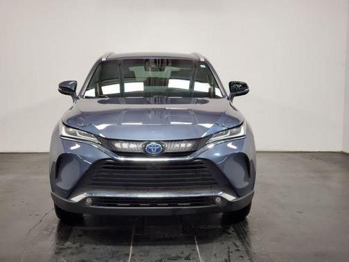 Coastal Gray Metallic 2022 Toyota Venza Limited