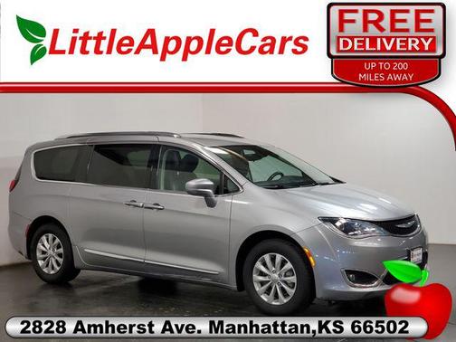 Billet Silver Metallic Clearcoat 2018 Chrysler Pacifica Touring-L
