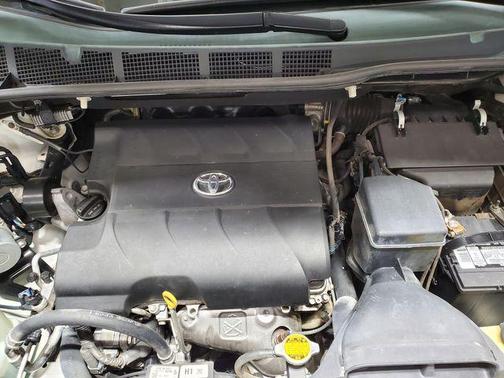 2014 Toyota Sienna LE