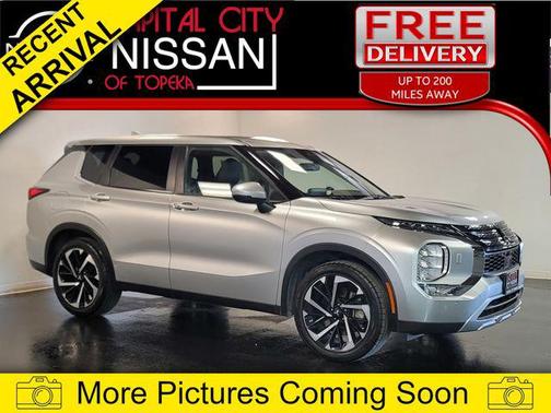 Alloy Silver Metallic 2024 Mitsubishi Outlander SE