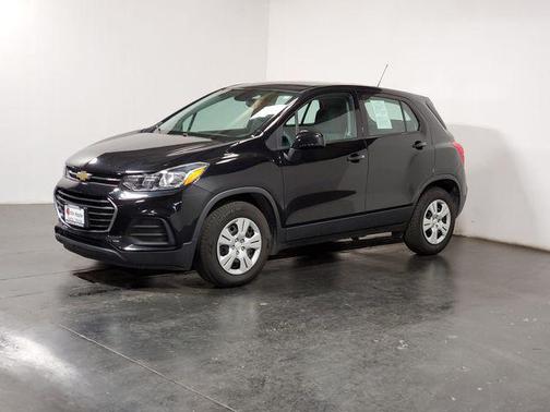 Mosaic Black Metallic 2017 Chevrolet Trax LS