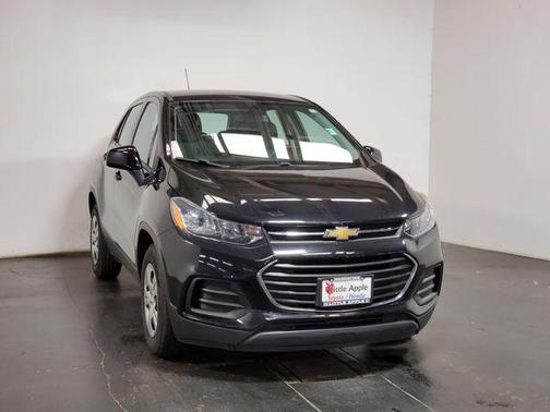 Mosaic Black Metallic 2017 Chevrolet Trax LS