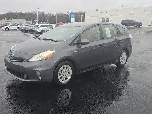 2013 Toyota Prius v Five