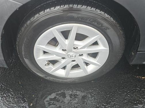 2013 Toyota Prius v Five