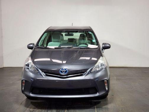 2013 Toyota Prius v Five