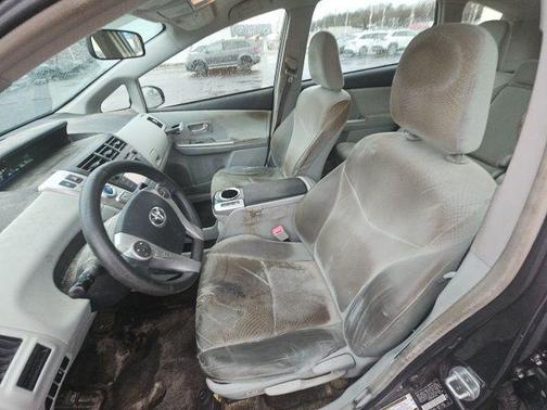 2013 Toyota Prius v Five